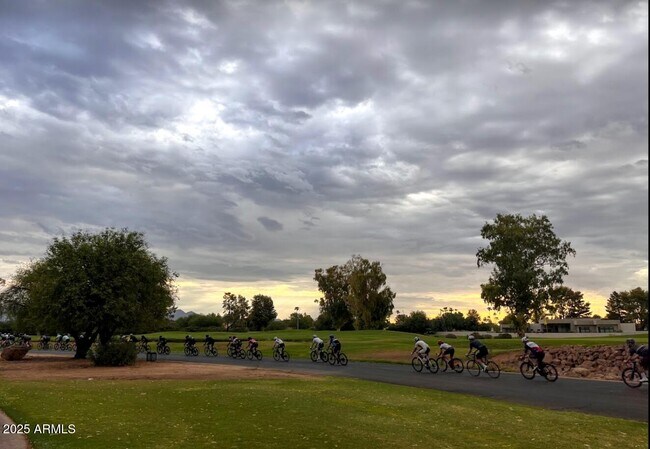 Building Photo - 6900 E Ironwood Dr