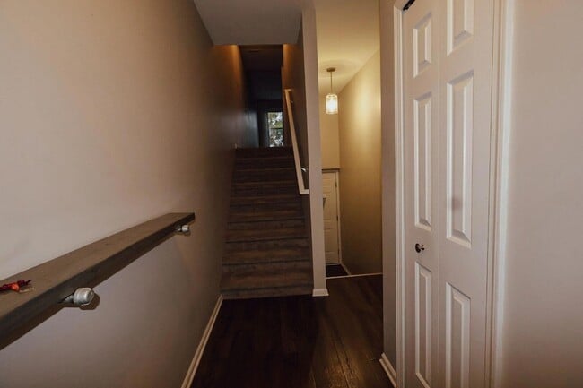 Building Photo - 39194 Brookfield Dr