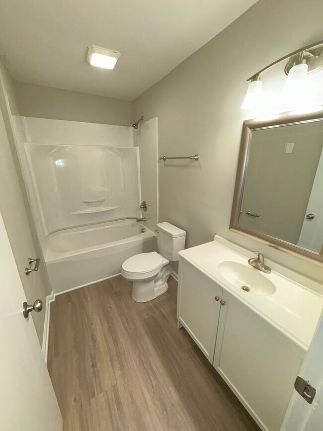 Building Photo - 2bed/1ba Apt off S Main Kannapolis close to Downtown Kannapolis & Hwy 73