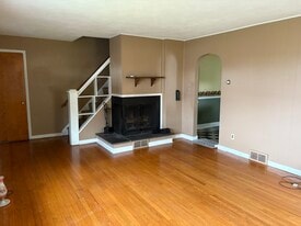 Building Photo - 12 Graham Ave