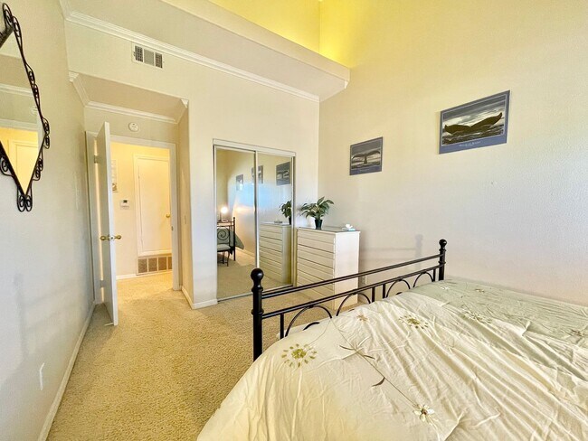 Building Photo - 741 Reef- MFR