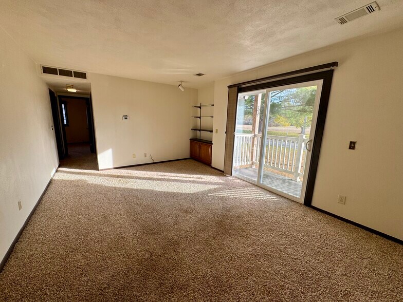 Building Photo - 1299 48th Ave