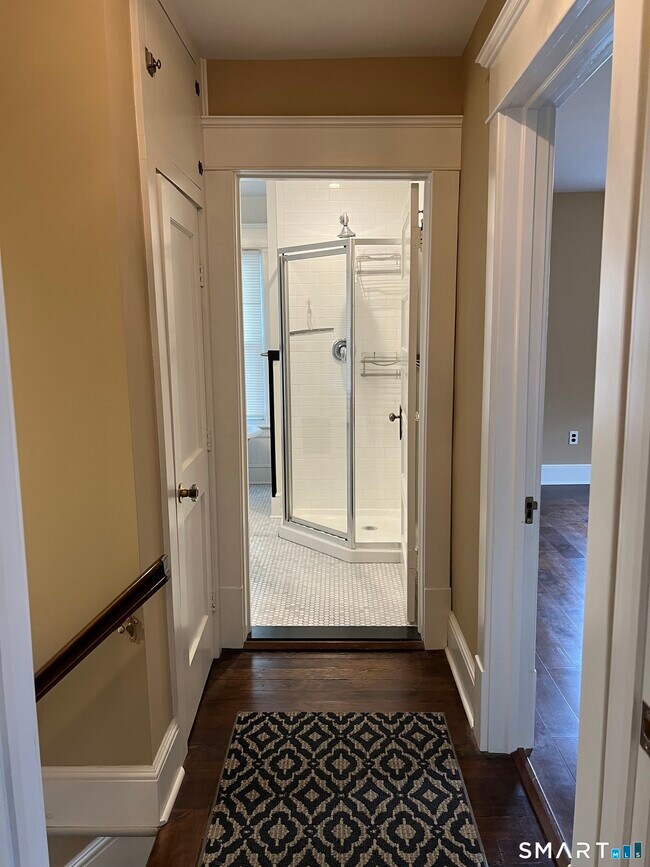 Building Photo - 16 Cowing Terrace