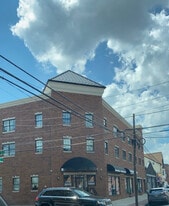Building Photo - 318 21st Ave