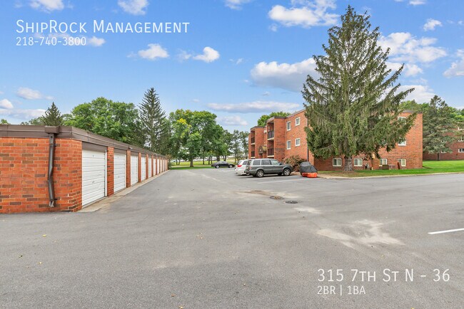 Building Photo - 315 7th St N