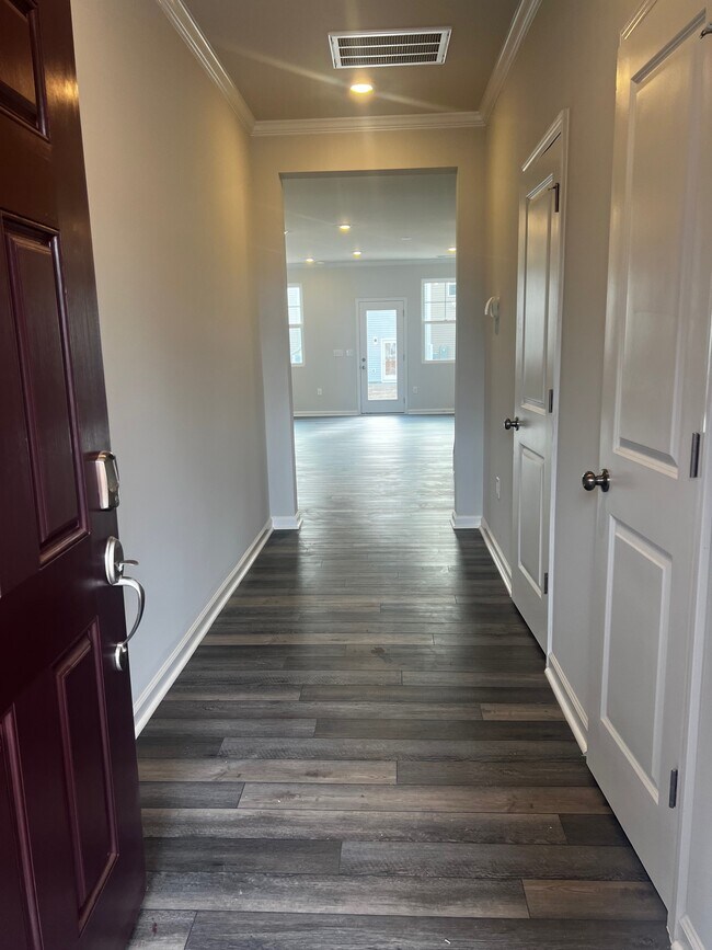 Building Photo - 5871 Woodlawn Dr