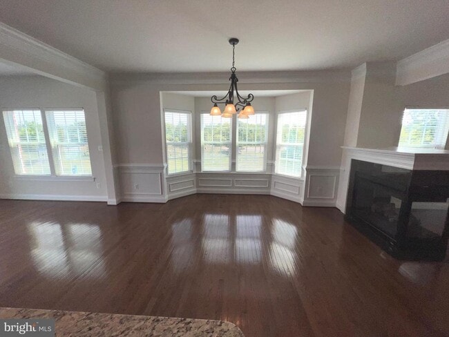 Building Photo - 25835 Clairmont Manor Square