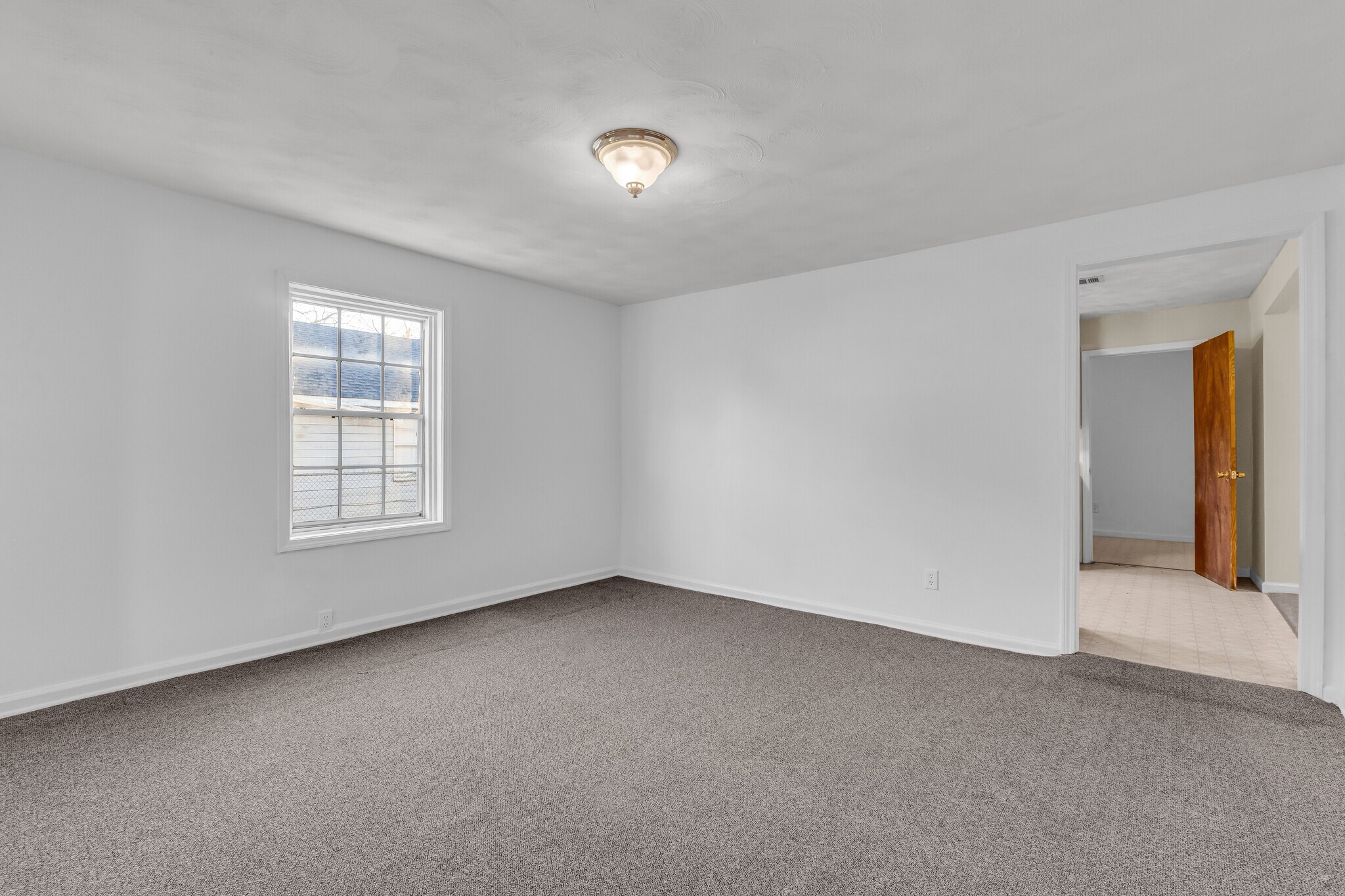 Building Photo - 523 18th St N