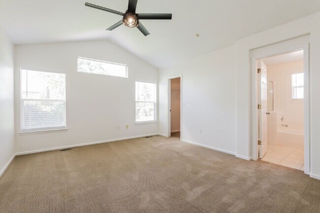 Building Photo - 4240 E Brookwood Pl