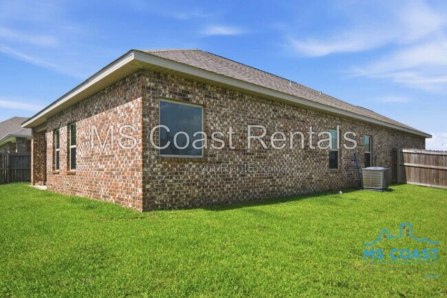 Building Photo - 5543 Overland Dr