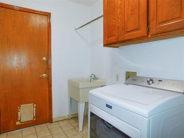 Building Photo - 110 Carolyn Ln