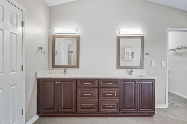 Building Photo - Spectacular John's Creek Traditional