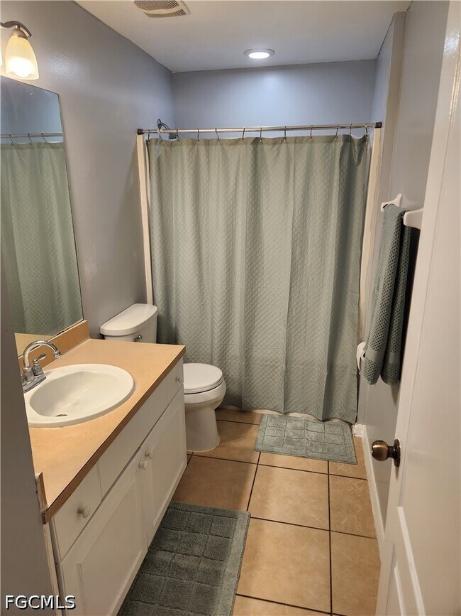 Building Photo - 1627 S Gator Cir