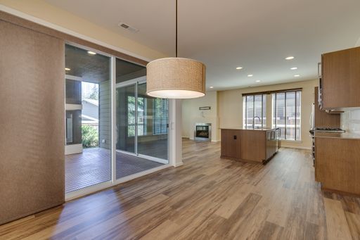 Building Photo - Gorgeous South Everett MainVue Home Available!