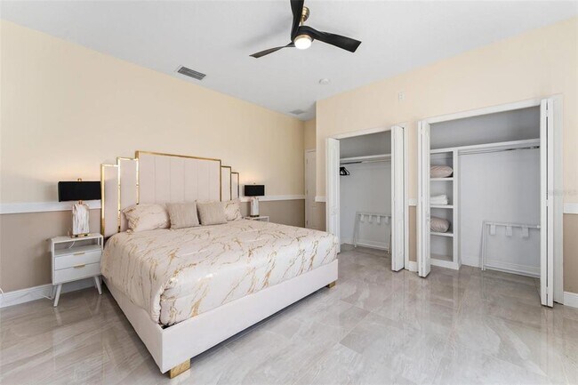 Building Photo - 2832 Rodeo Dr