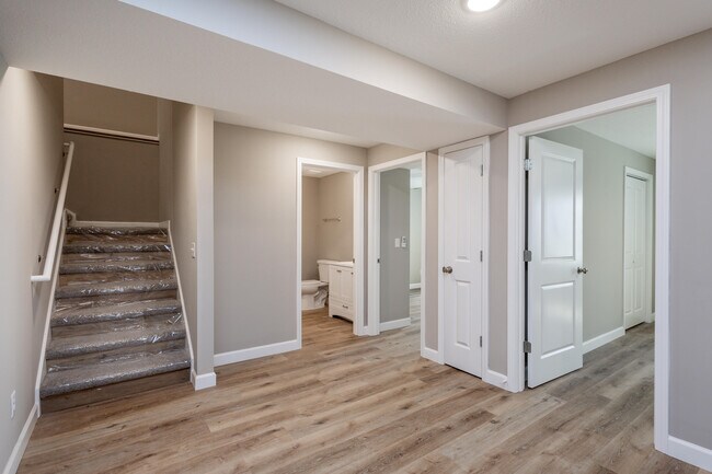 Building Photo - 25 Poplar Hill Dr