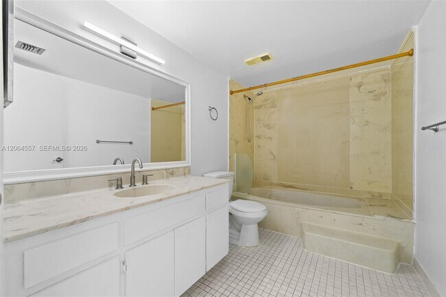 Building Photo - 17500 N Bay Rd