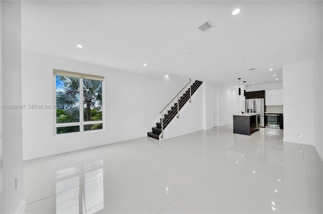 Building Photo - 6310 NW 103rd Pl