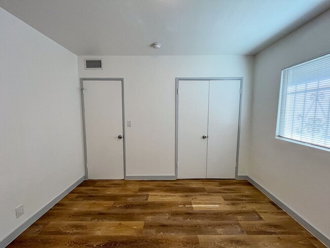 Interior Photo - 10223 S Dixon Ave