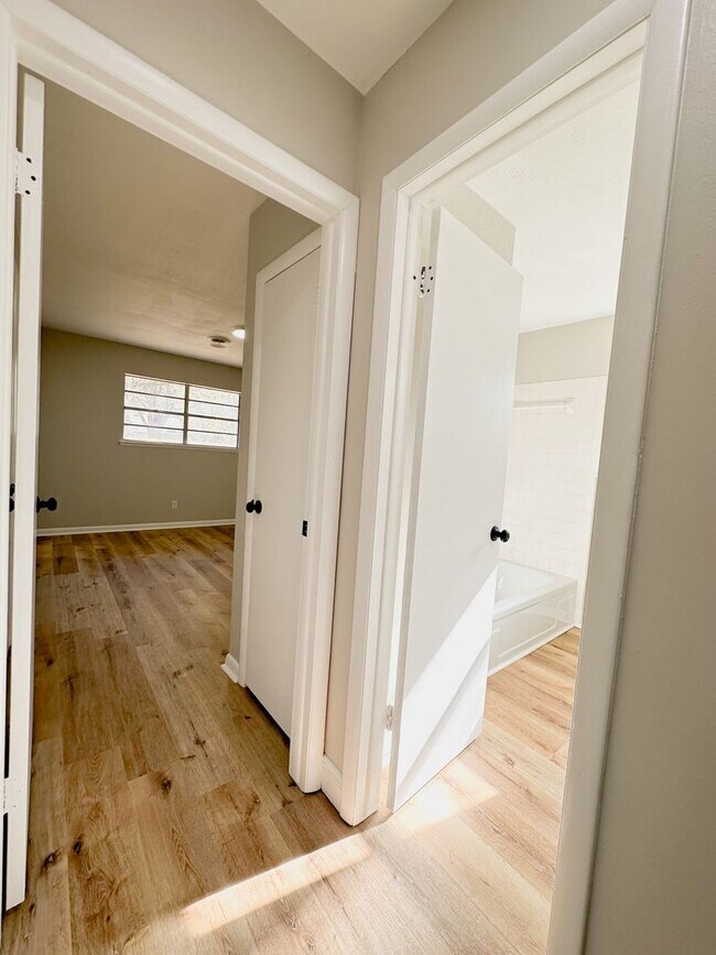 Building Photo - 3bd/2ba Fayetteville Home Available!