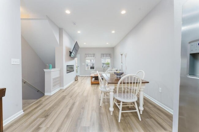 Building Photo - 197 Sean St