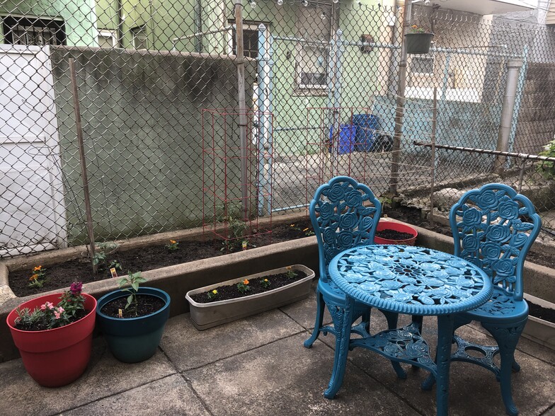 Backyard with open garden - 2625 S Percy St