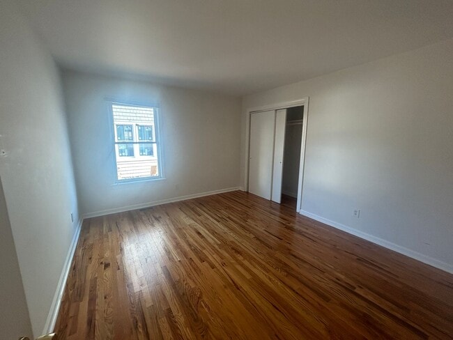 Building Photo - 511 Sewall Ave