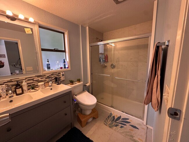 Building Photo - Wonderful Two-Story Seattle House ready to for a family to make it a HOME!