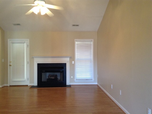 Building Photo - 5 Boysenberry Dr