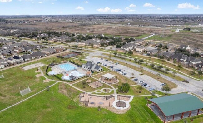 Building Photo - 2122 Platinum Mist Dr