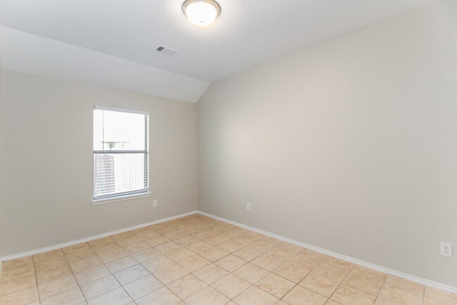 Building Photo - 129 Arbordale Way