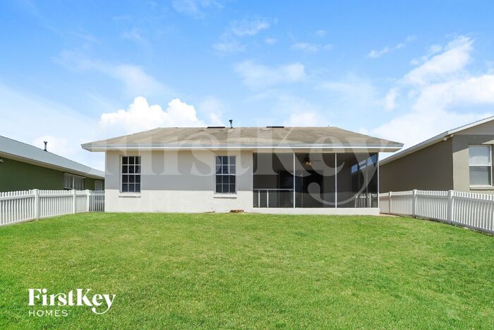 Building Photo - 810 Marcia Loop