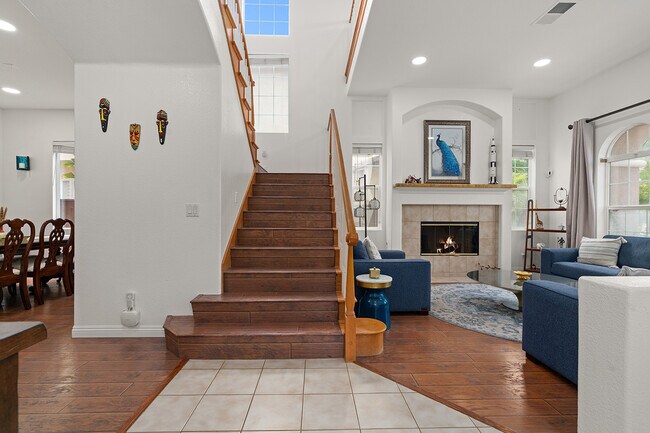 Building Photo - 7116 Torrey Mesa Ct