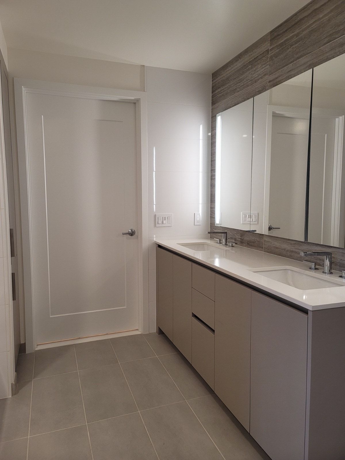 Building Photo - 2510 6th Ave