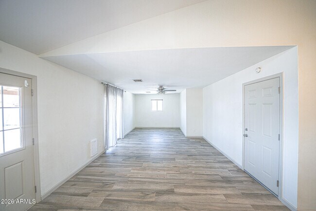 Building Photo - 9315 E Dallas St