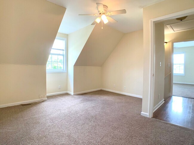 Building Photo - 605 Millie Dr