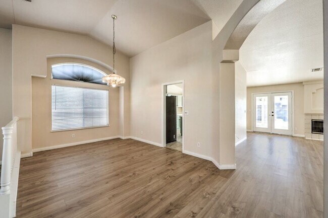 Building Photo - Stunning 4-Bedroom, 2-Bath Single-Family Home in Las Vegas