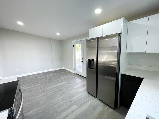 Building Photo - 2860 35th St S