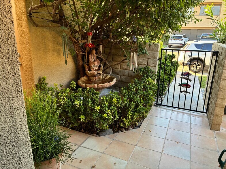 Front gated courtyard - 1254 Tiffany Cir S