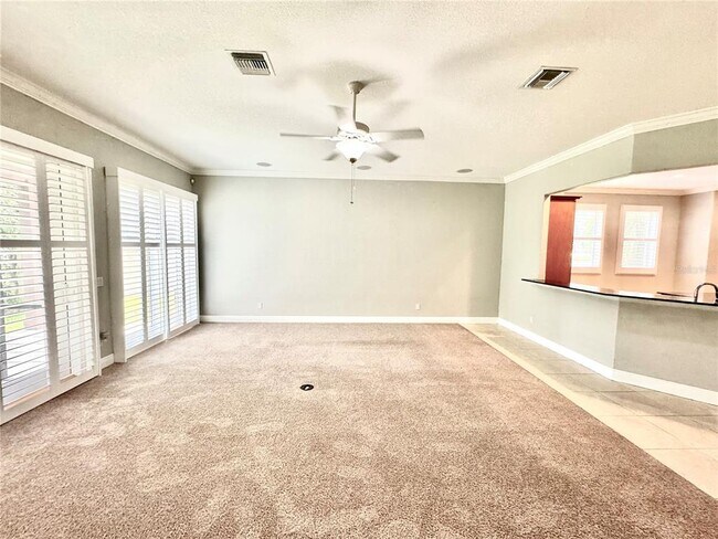 Building Photo - 601 Saxony Blvd
