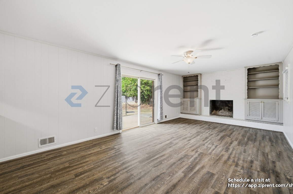 Building Photo - 1894 Hebron Hills Dr