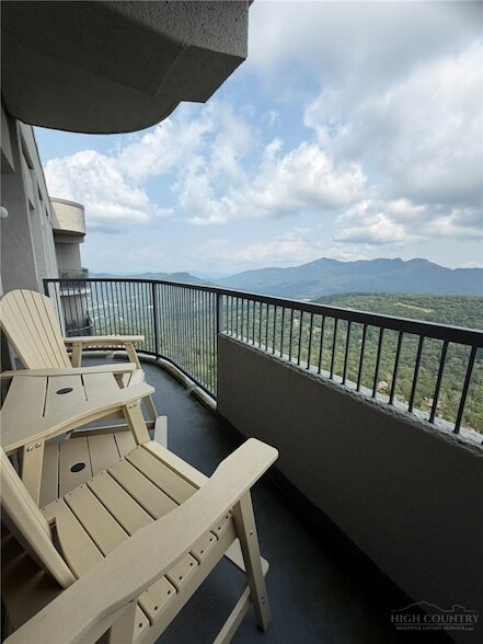 Building Photo - 303 Sugar Top Dr