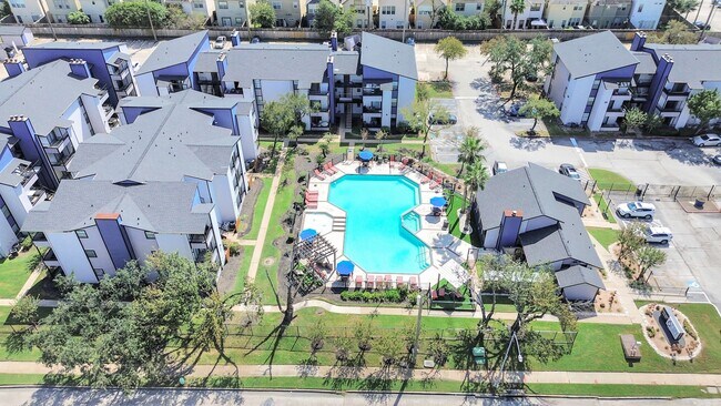 Building Photo - 2701 W Bellfort Ave