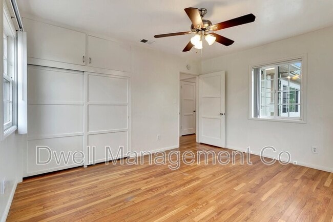 Building Photo - 4661 Lee Ave