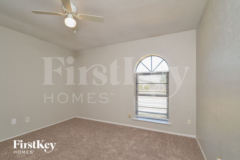 Building Photo - 5702 Magnolia Ln