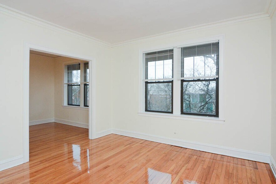 Building Photo - 346 Park Ave