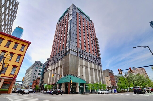 Building Photo - 105 Greene St