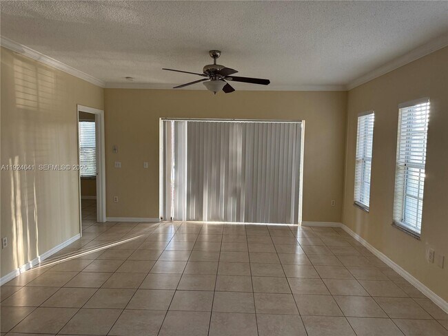 Building Photo - 2442 Centergate Dr