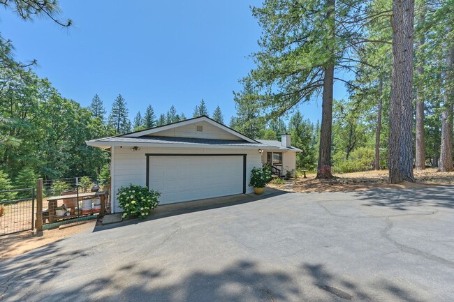 Building Photo - 3-Bedroom Home on a Foresthill Cul-de-Sac