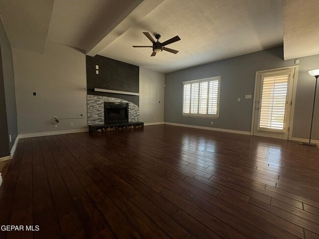 Building Photo - 3129 Tierra Agave Dr